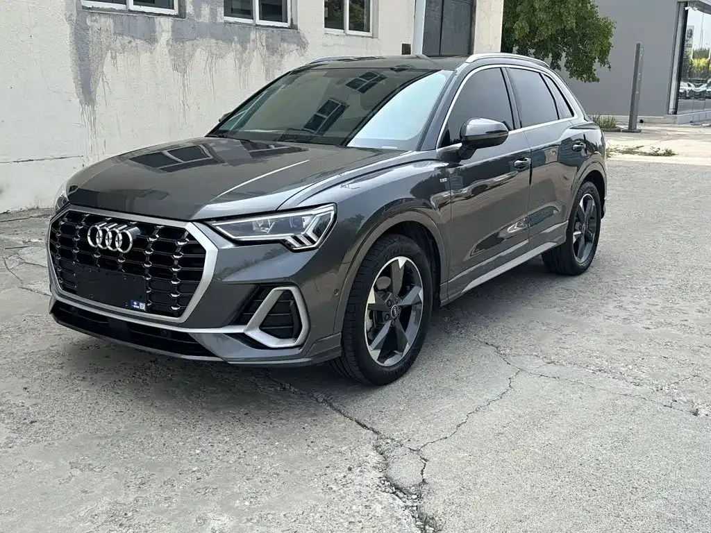 Audi Q3 — фото 1