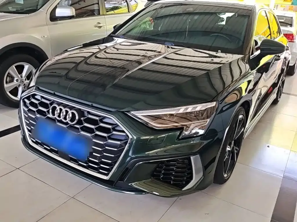 Audi A3 — фото 1