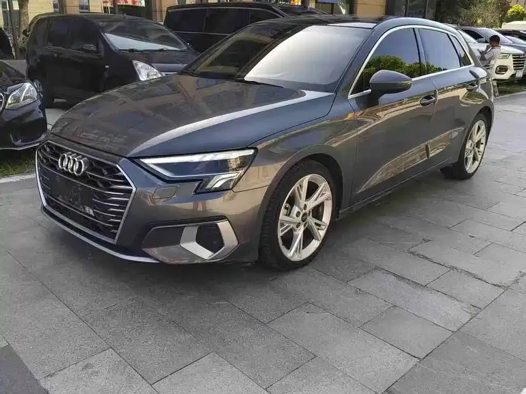 Audi A3 — фото 1