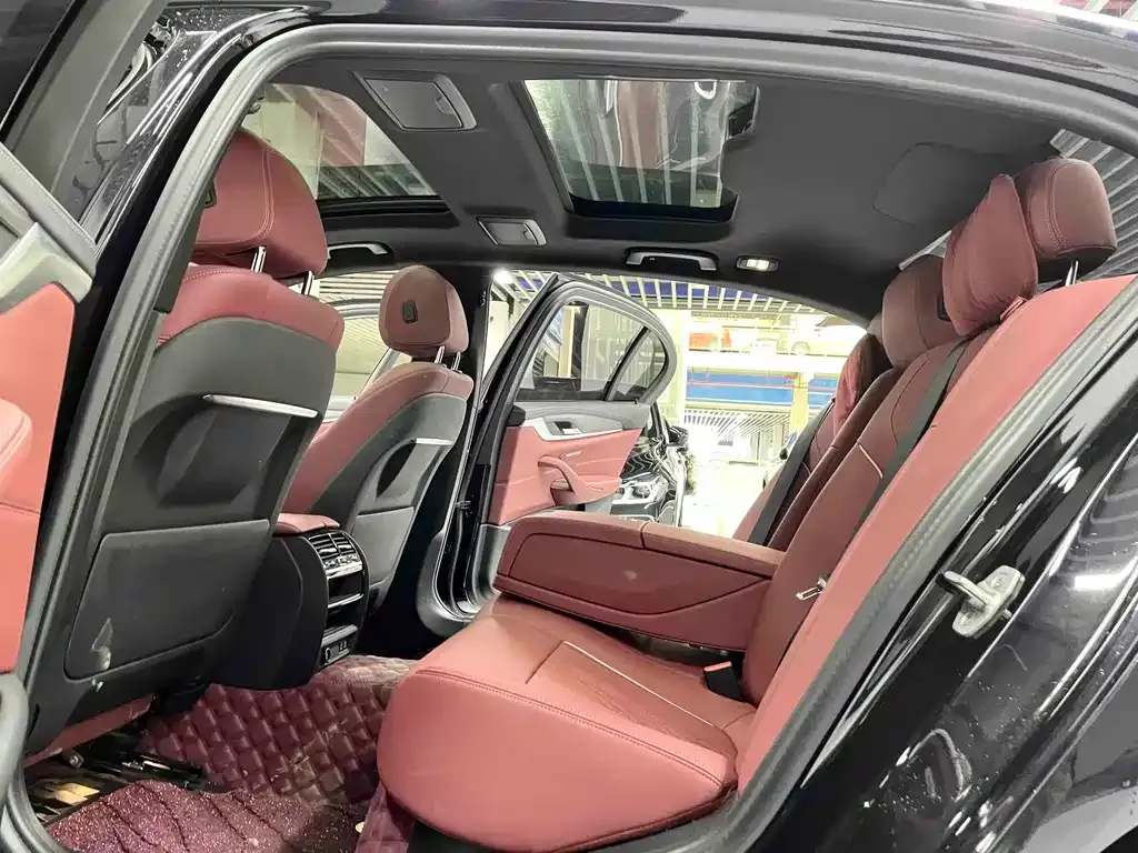 BMW 5 Series New Energy — фото 3