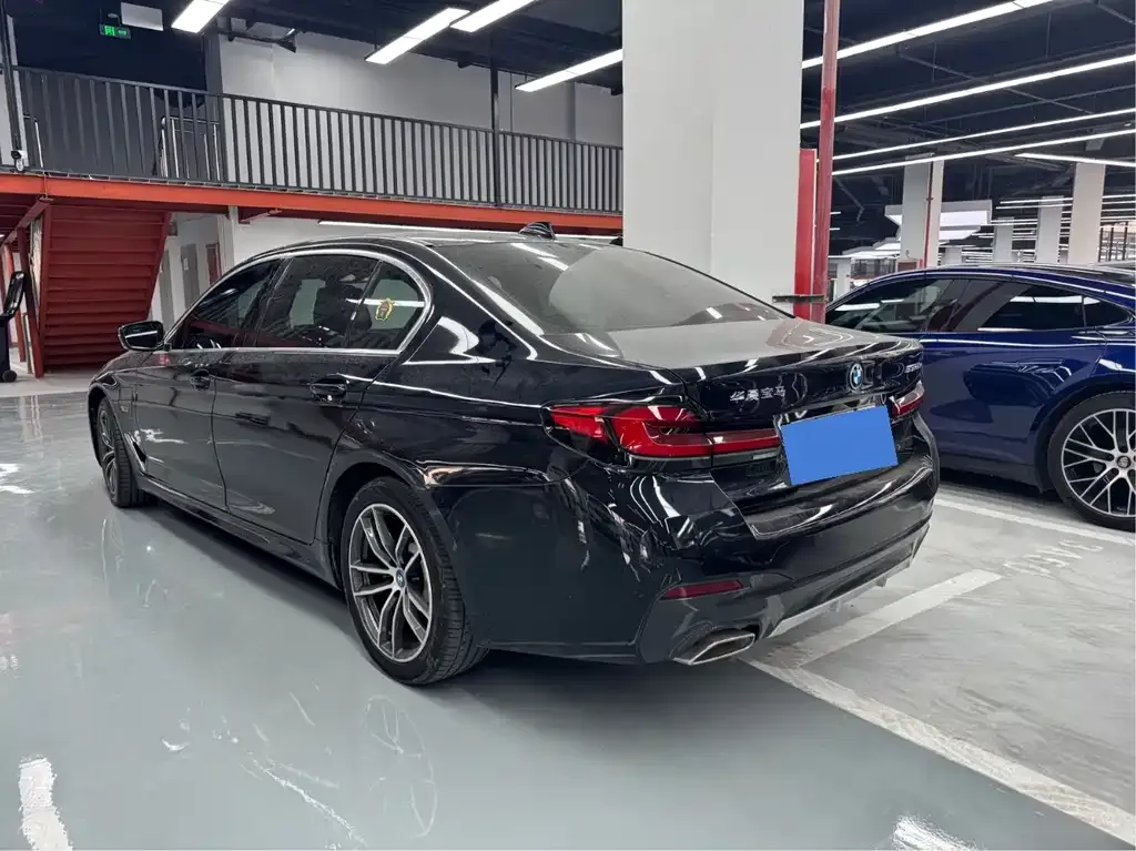 BMW 5 Series New Energy — фото 6