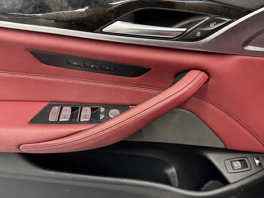 BMW 5 Series New Energy — фото 7
