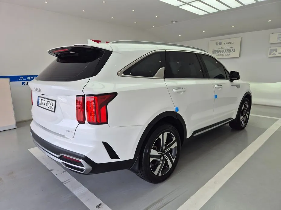 Kia Sorento — фото 7