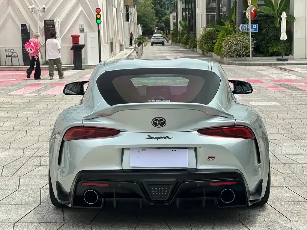 Toyota Supra — фото 2