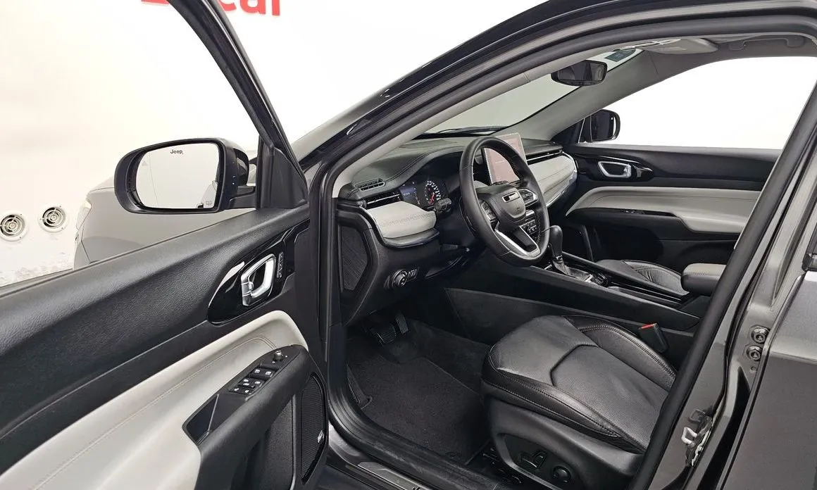 Jeep Compass — фото 10