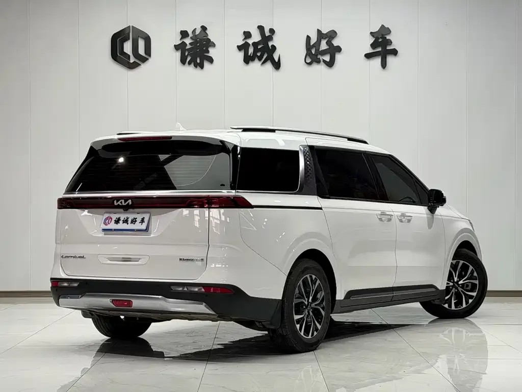 Kia Carnival — фото 2