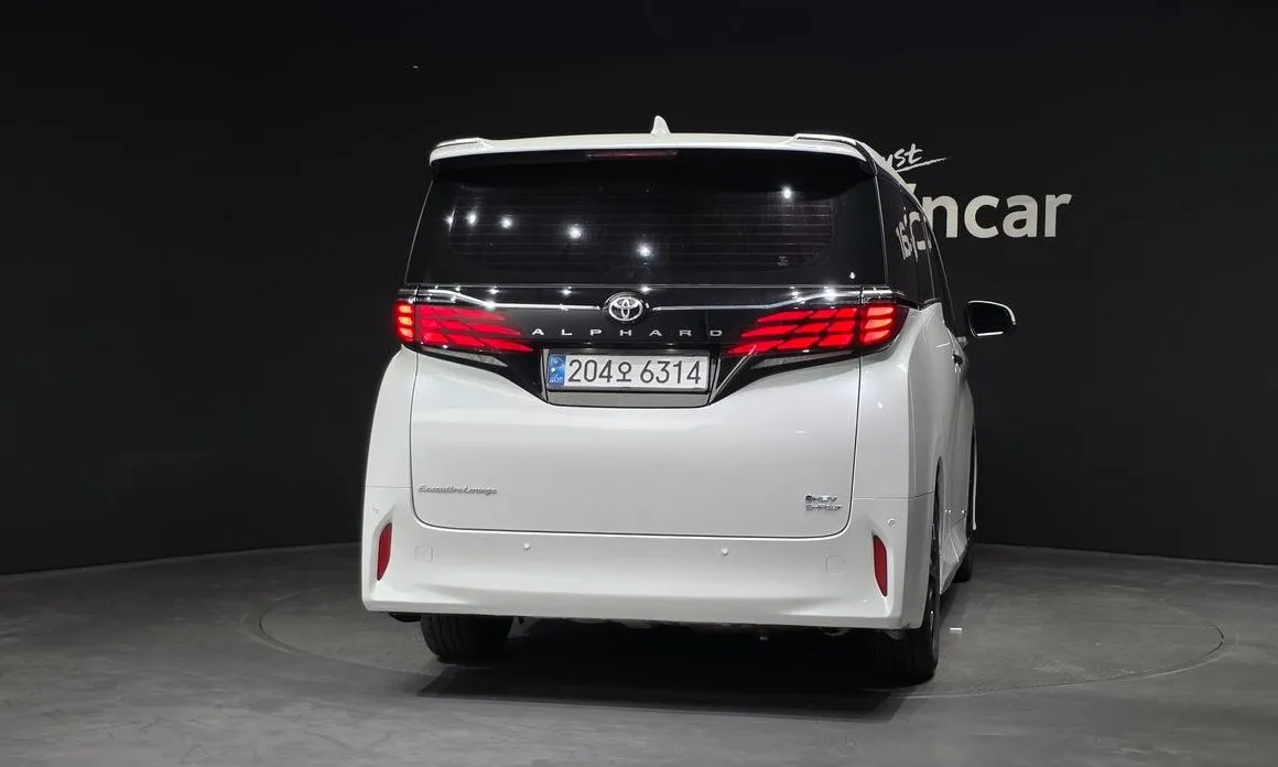 Toyota Alphard — фото 7