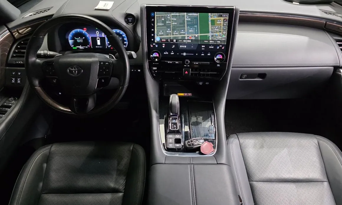 Toyota Alphard — фото 8