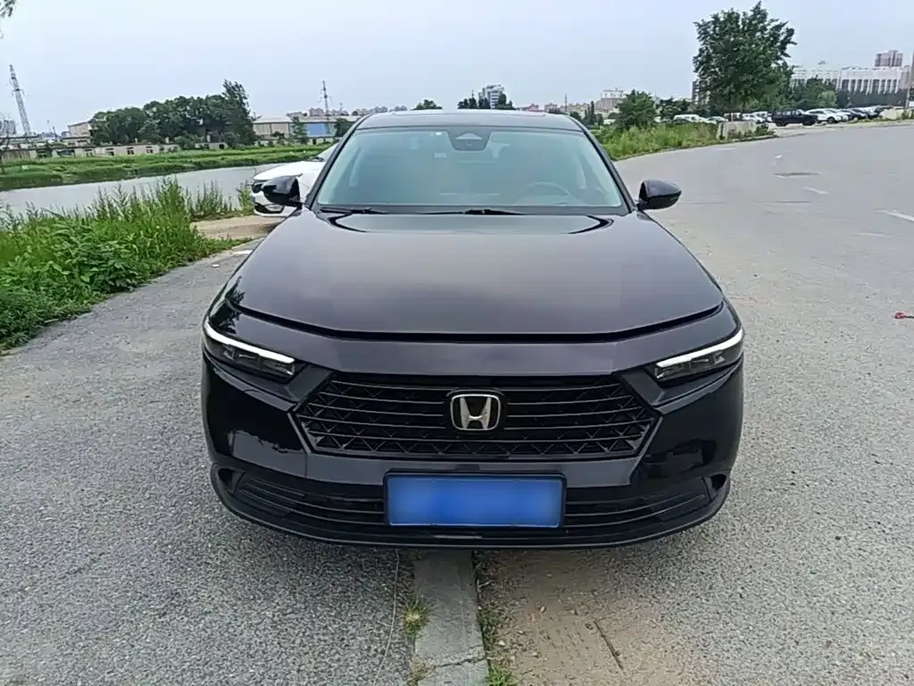 Honda Accord — фото 9