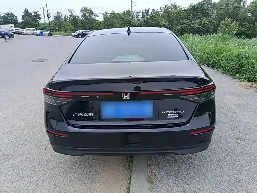 Honda Accord — фото 10