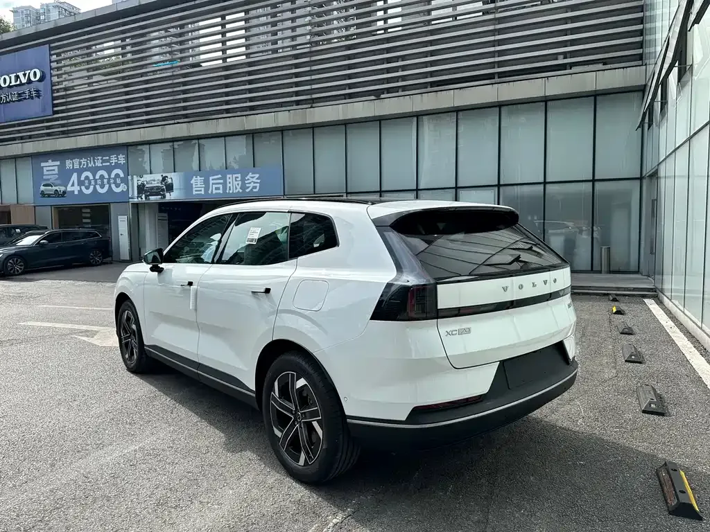 Volvo XC70 Plug-in Hybrid — фото 10