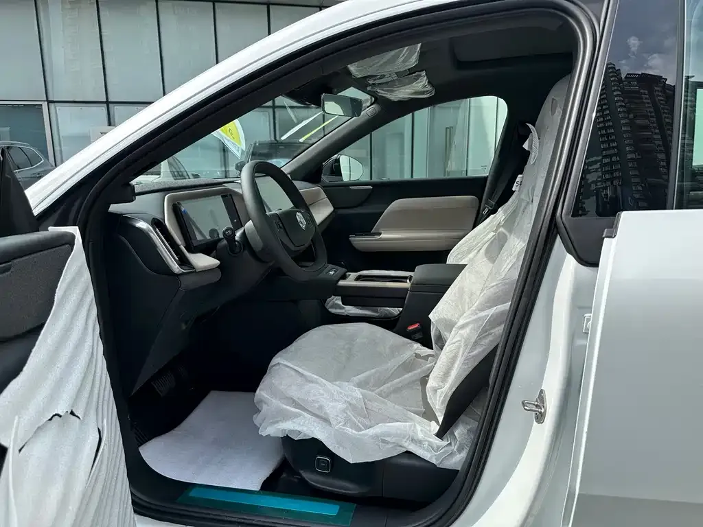 Volvo XC70 Plug-in Hybrid — фото 3