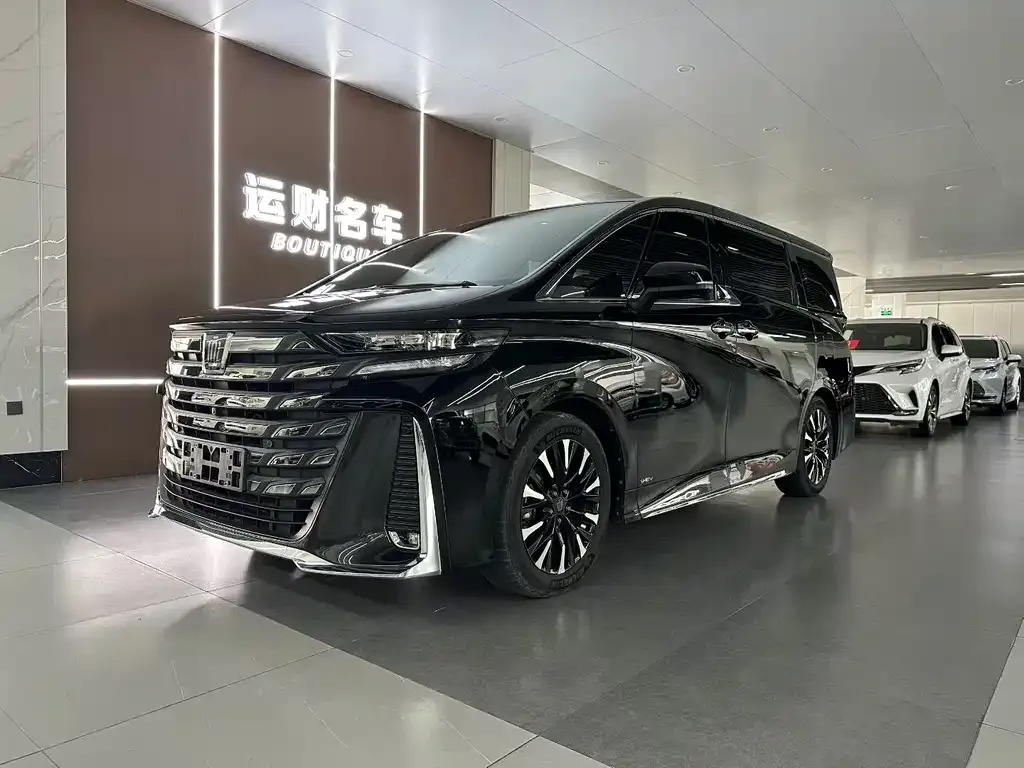 Toyota Vellfire — фото 1