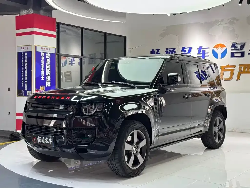 Land Rover Defender — фото 1