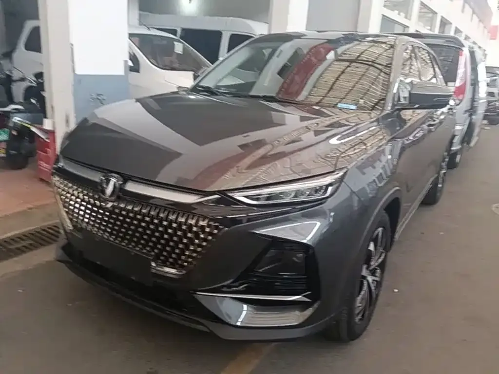 Changan X7 PLUS — фото 1