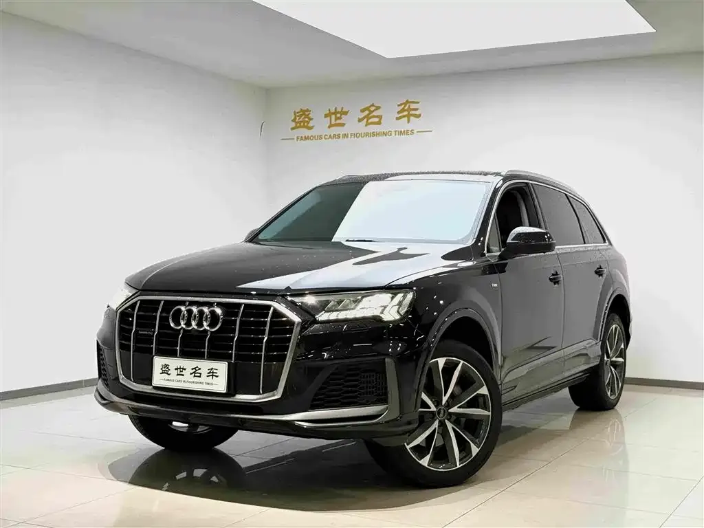 Audi Q7 — фото 1