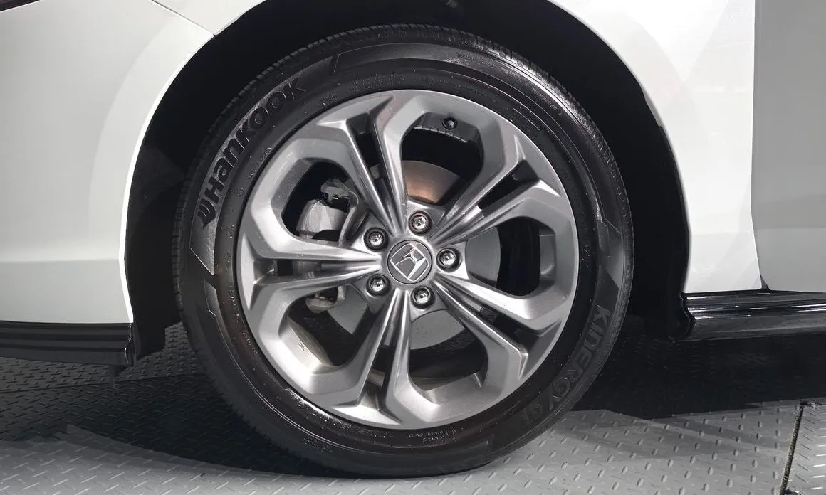 Honda Accord — фото 6