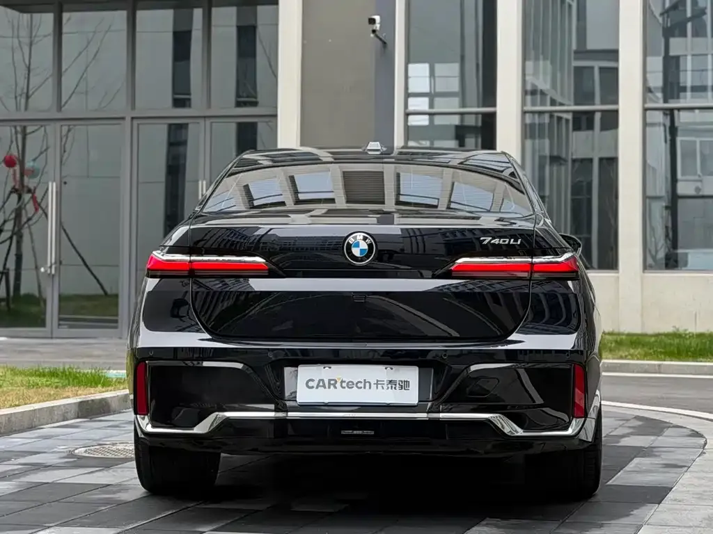 BMW 7 Series — фото 4