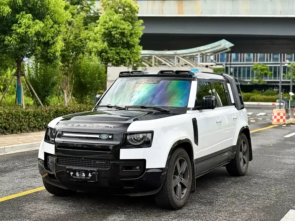 Land Rover Defender — фото 1