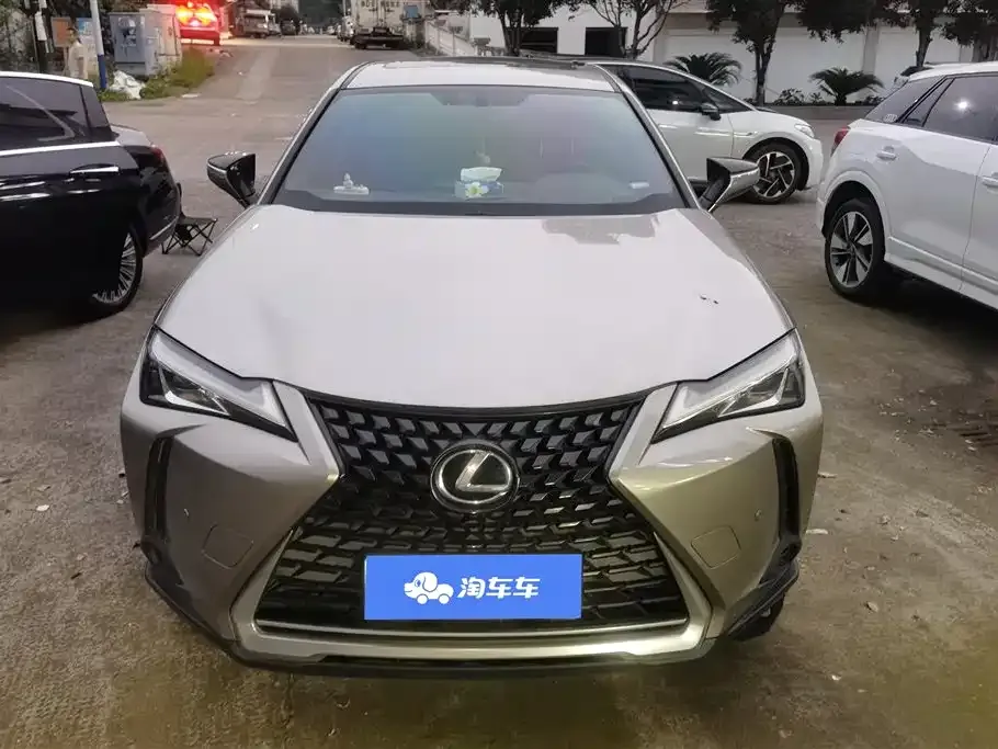 Lexus UX — фото 8