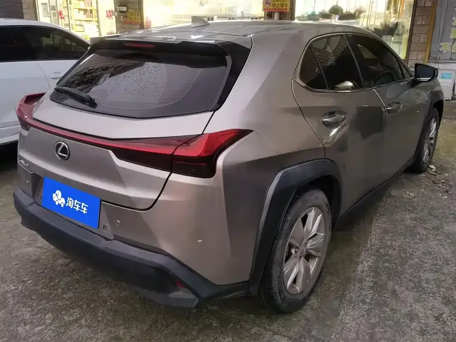 Lexus UX — фото 9
