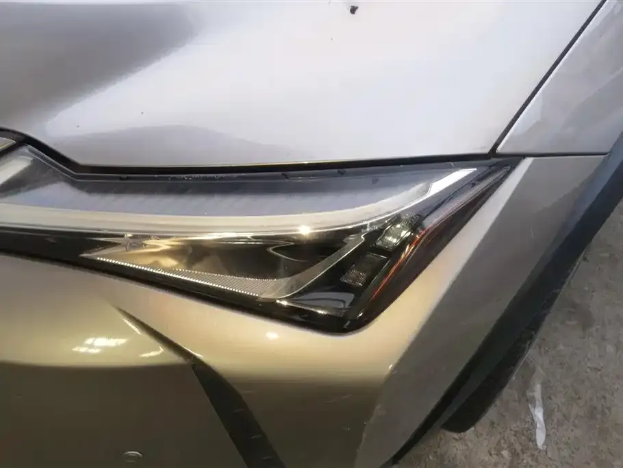 Lexus UX — фото 3