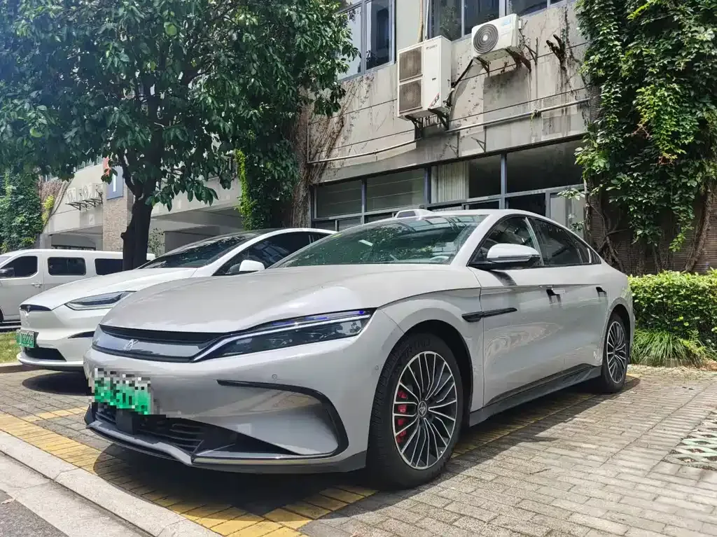 BYD Han — фото 1