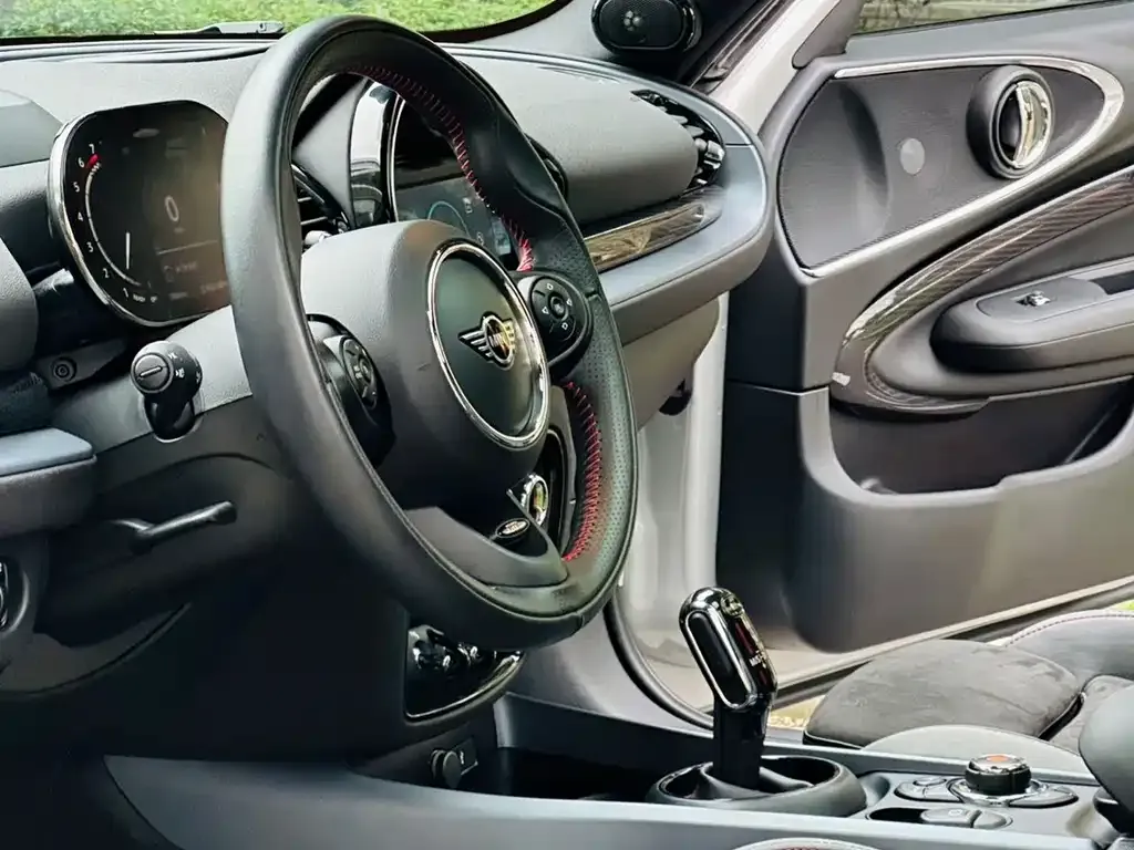 MINI Clubman JCW — фото 2