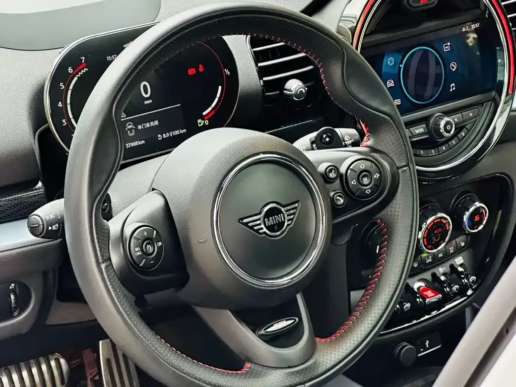 MINI Clubman JCW — фото 3