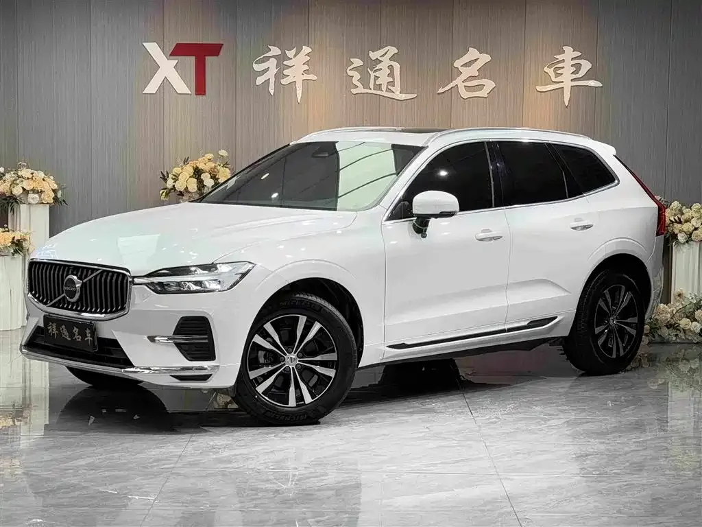 Volvo XC60 — фото 1