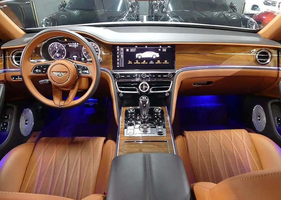 Bentley Flying Spur — фото 6