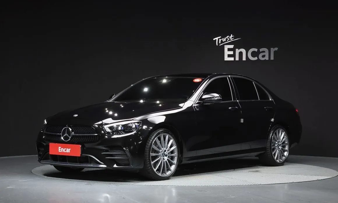 Mercedes-Benz E-Class — фото 1