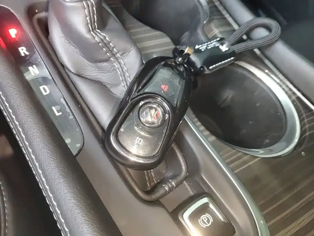 Buick Envision Plus — фото 8