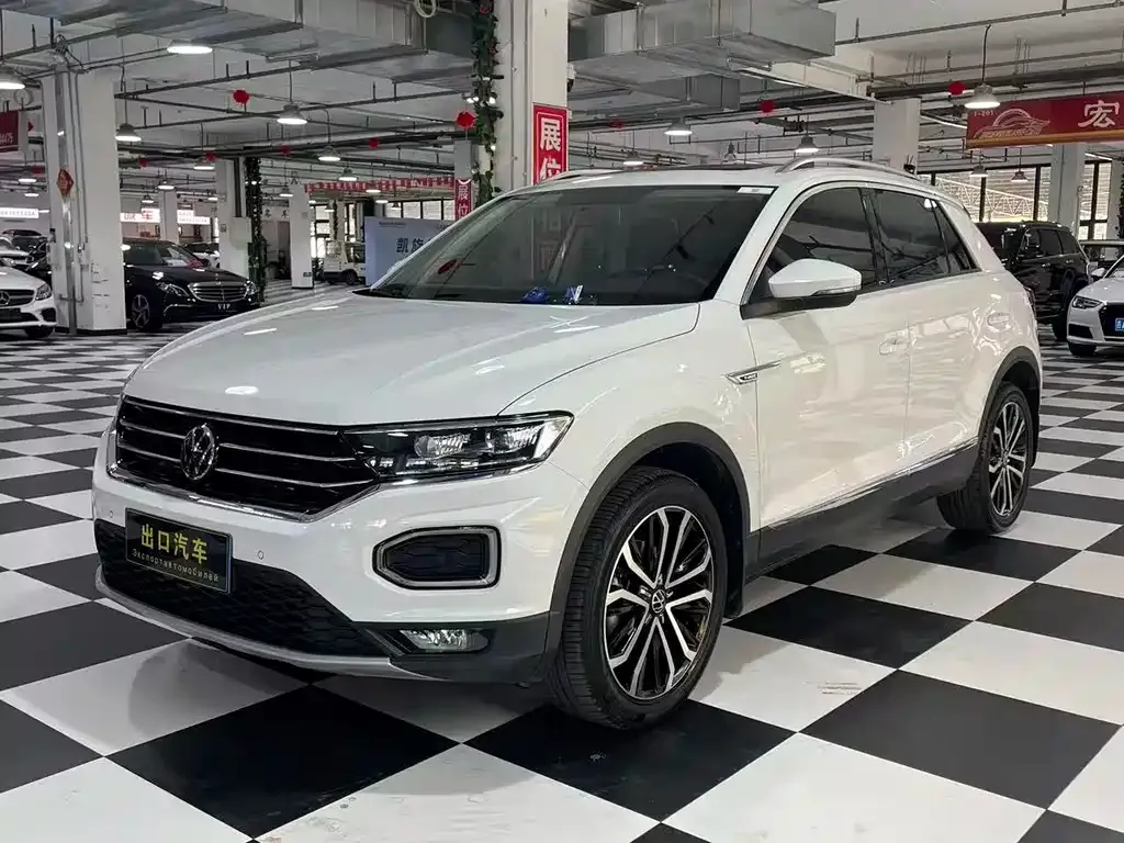 Volkswagen T-Roc — фото 1