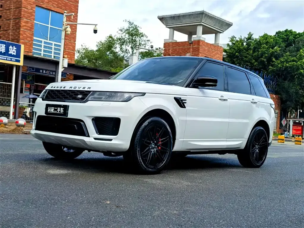 Land Rover Sport — фото 1