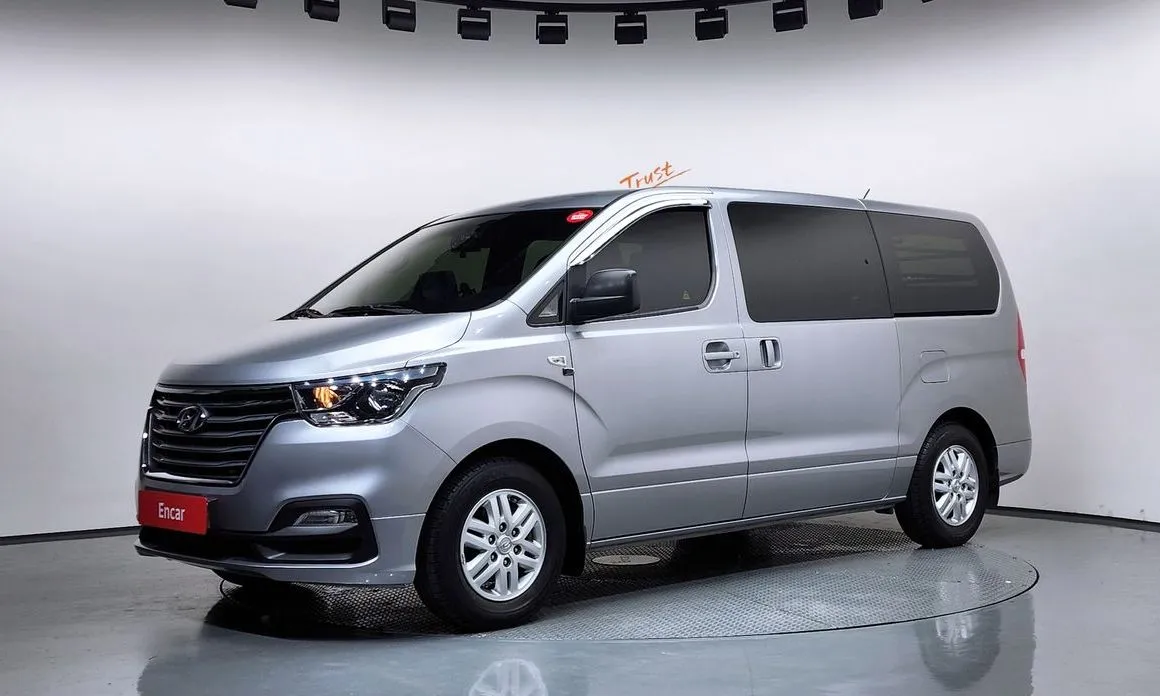 Hyundai Starex — фото 1