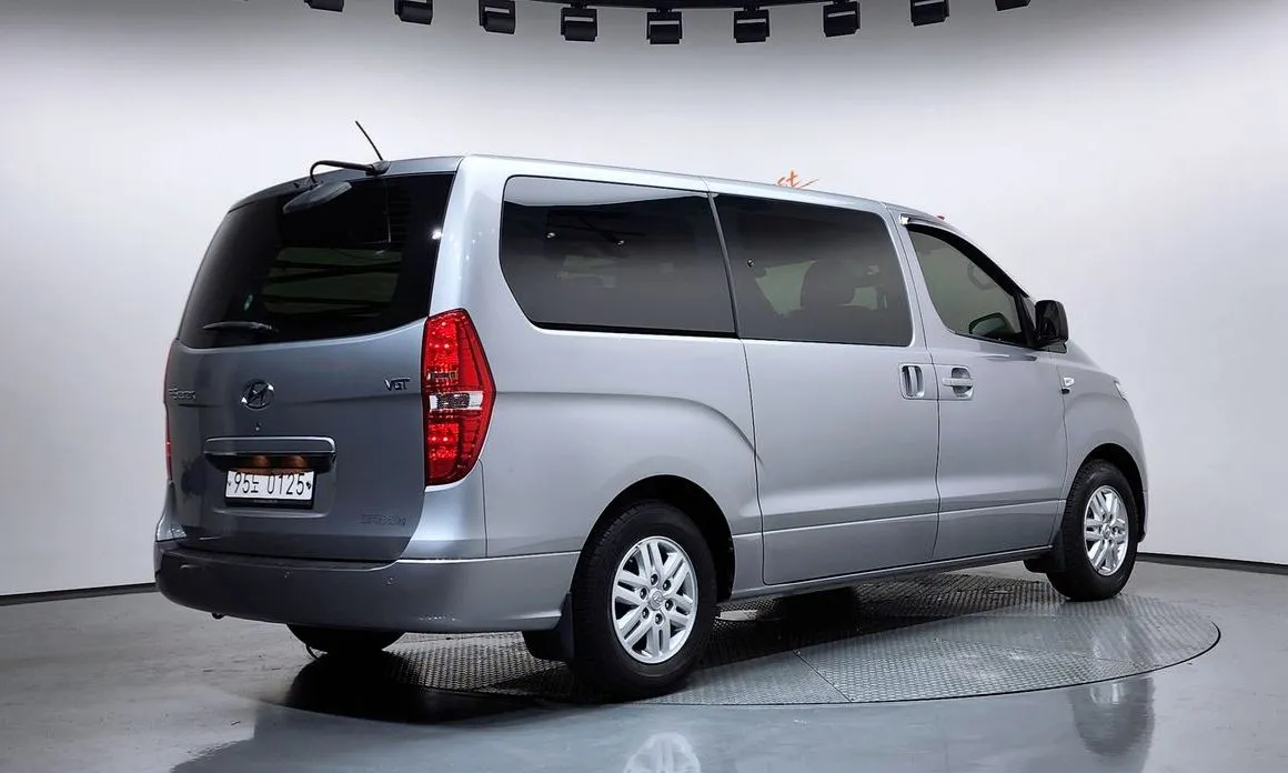 Hyundai Starex — фото 3