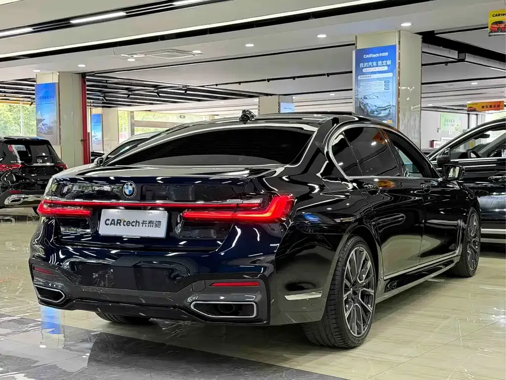 BMW 7 Series — фото 5