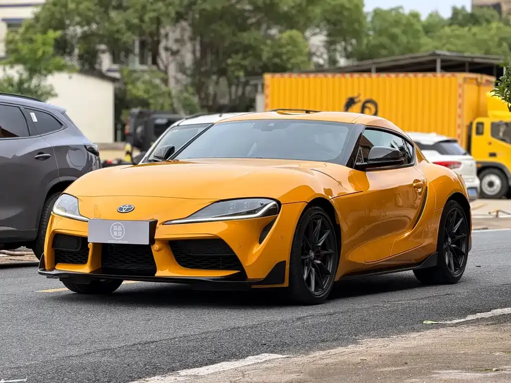 Toyota Supra — фото 1