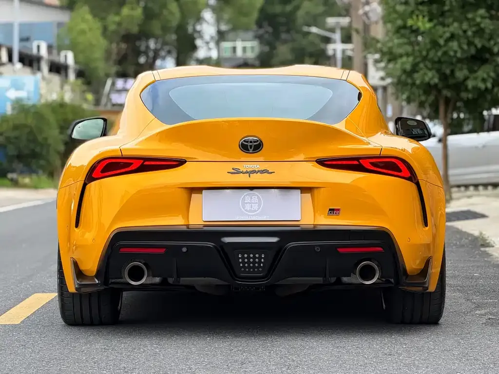 Toyota Supra — фото 2