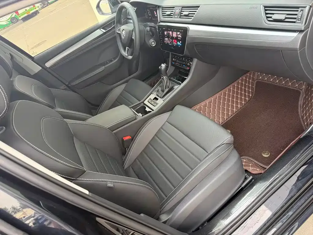 Skoda Superb — фото 4