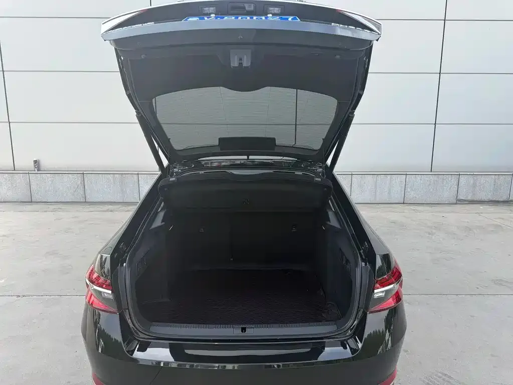 Skoda Superb — фото 3