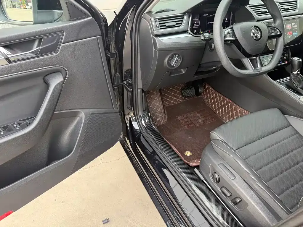 Skoda Superb — фото 5