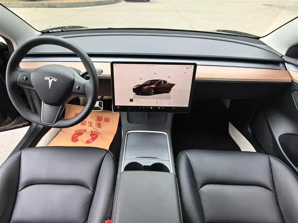 Tesla Model 3 — фото 4
