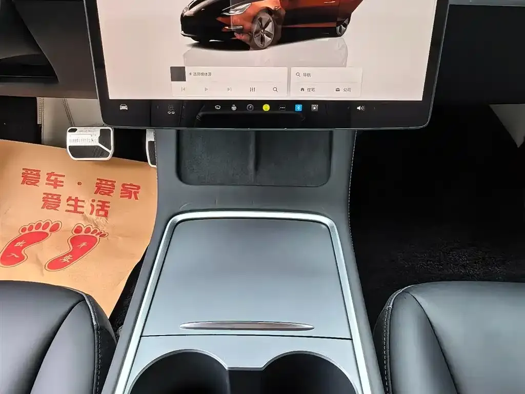 Tesla Model 3 — фото 8