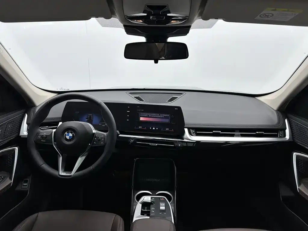 BMW X1 — фото 5