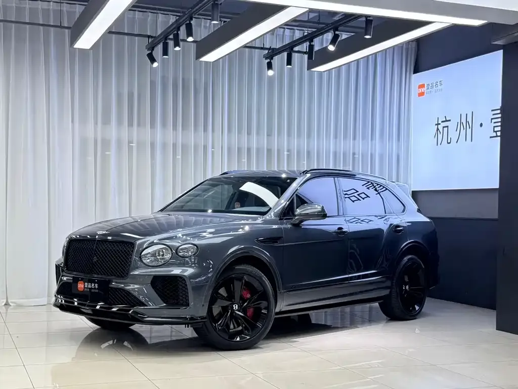 Bentley Bentayga — фото 1