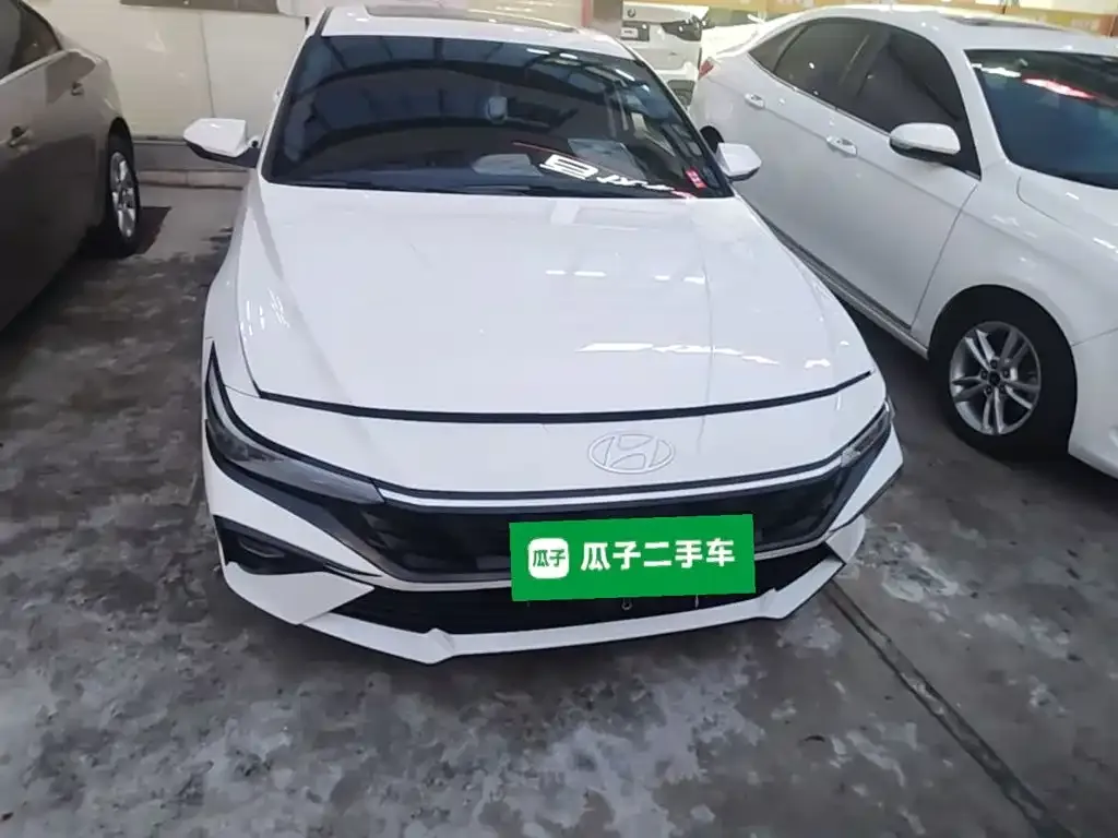 Hyundai Elantra — фото 3