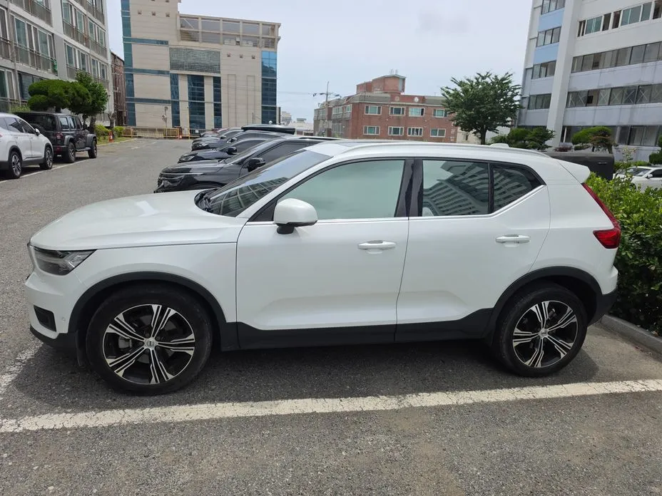 Volvo XC40 — фото 5