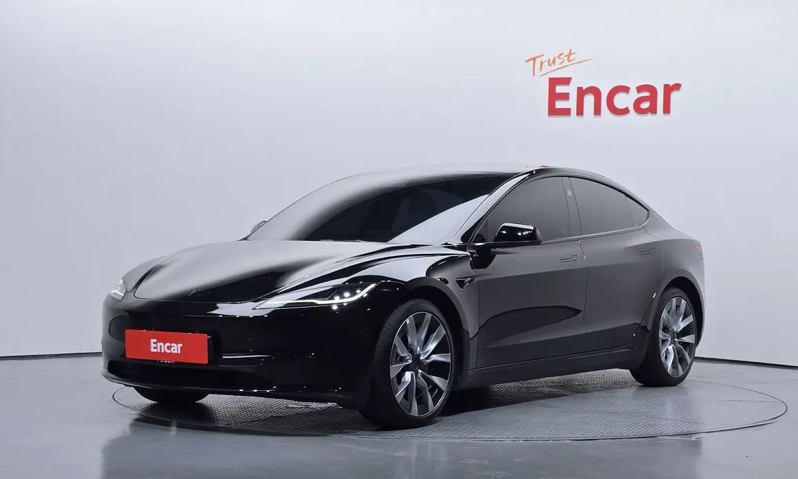 Tesla Model 3 — фото 1